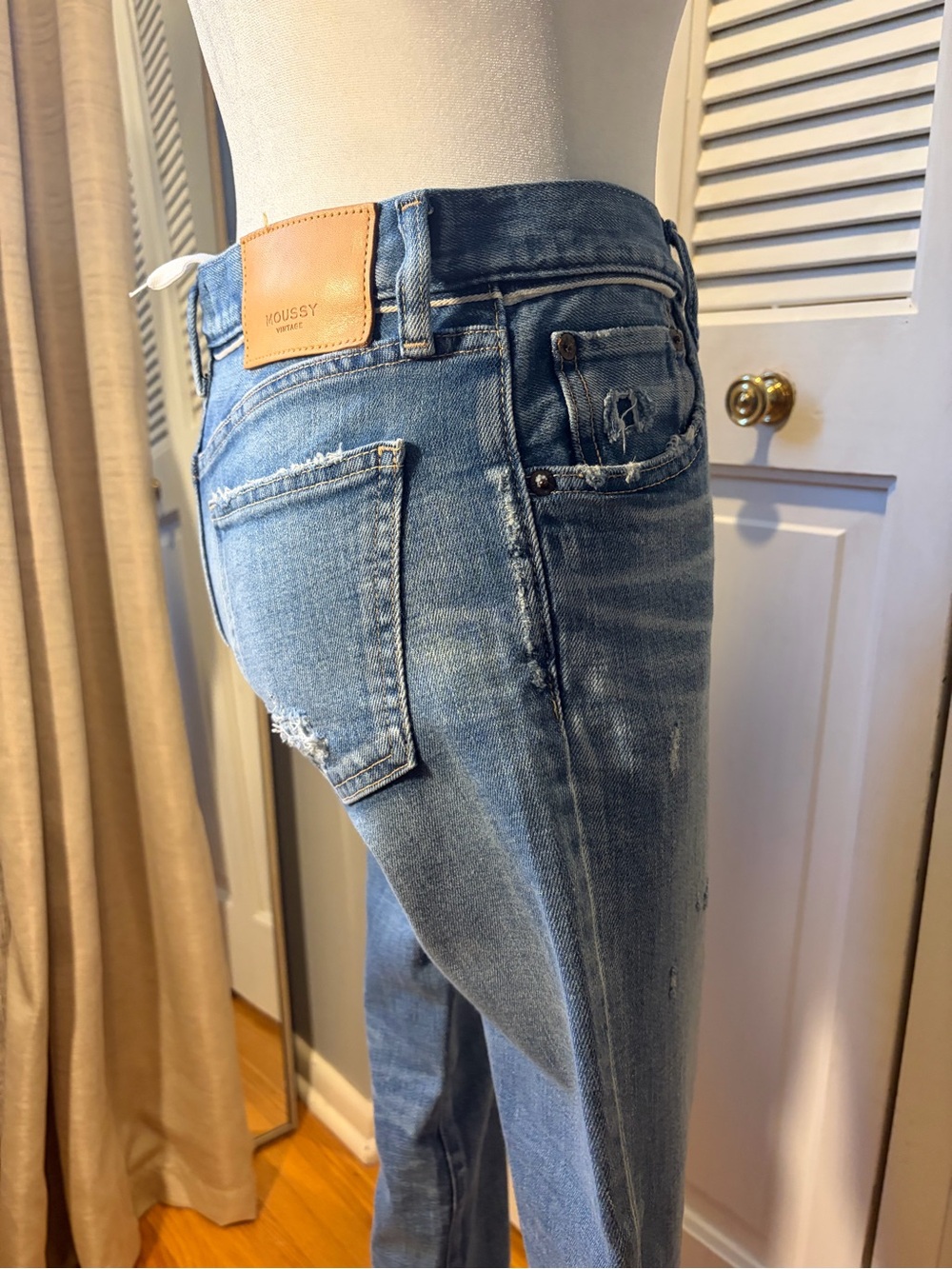 Moussy Light Blue Cropped Distressed Jeans - Picture 4 of 12